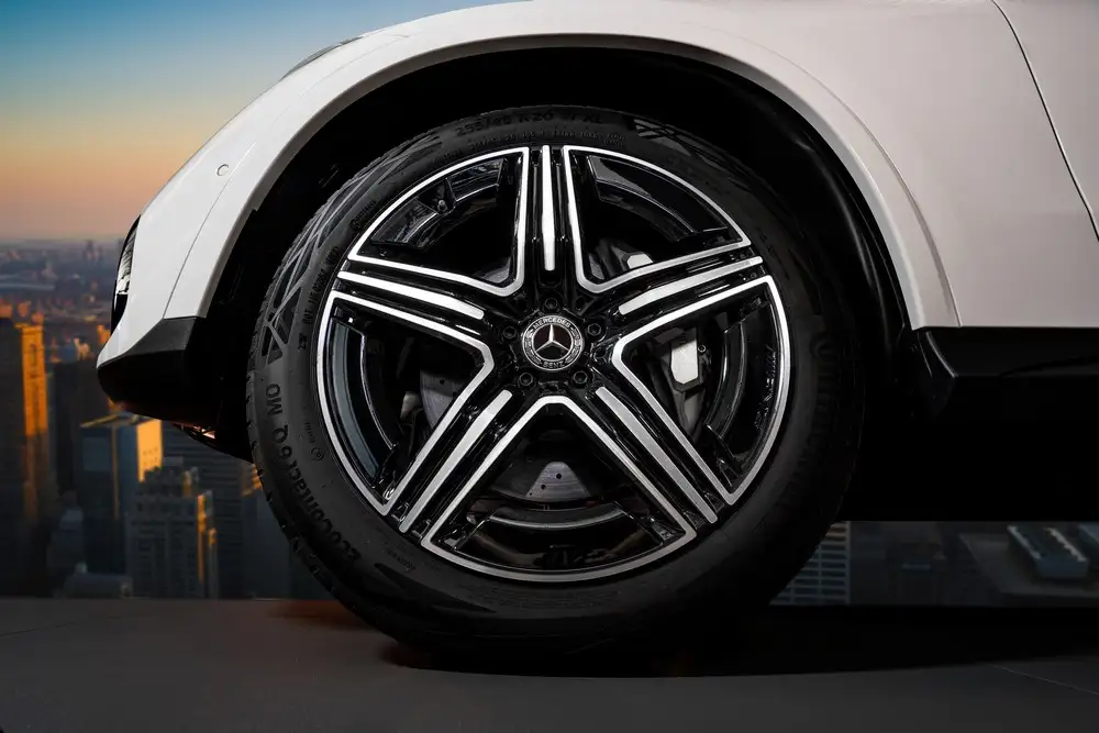 GLC350e 4MATIC (4)