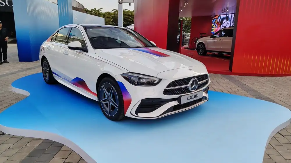 Mercedes-Benz Việt Nam ra mắt loạt xe điện hóa mới, giá từ 1,59 tỷ đồng