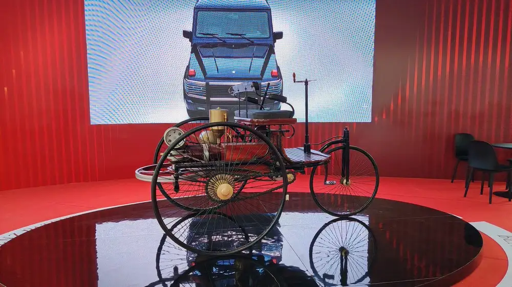 Mercedes-Benz Việt Nam ra mắt loạt xe điện hóa mới, giá từ 1,59 tỷ đồng