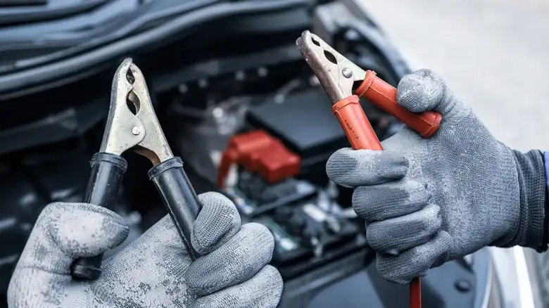 Câu bình ắc quy xong, nên để động cơ chạy bao lâu?